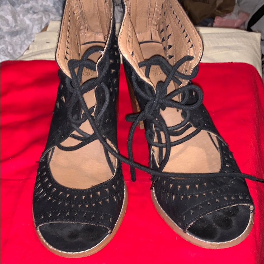 Canyon River Blues Black Lace Up Sandals